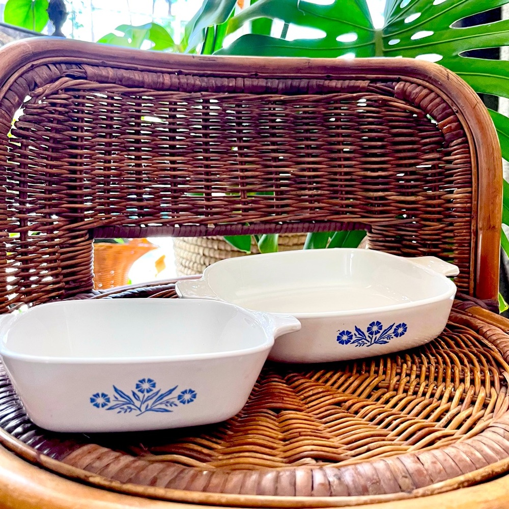 Set of 2 small Vintage CorningWare blue cornflower casserole dishes